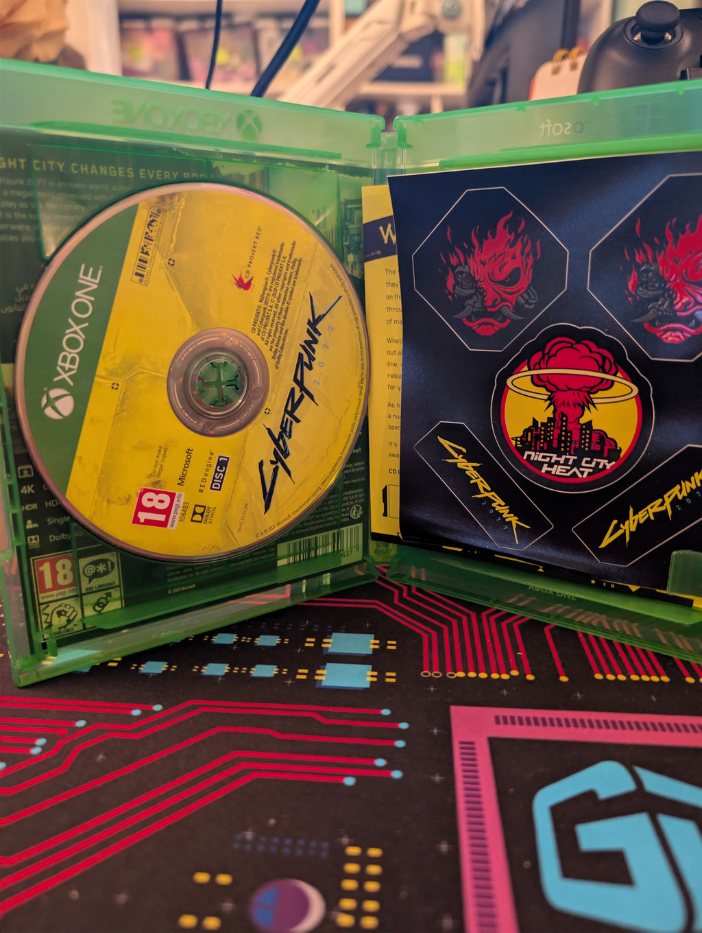 Cyberpunk 2077 (Comes with steelbook, post cards, and stickers) - Xbox One - PAL - CIB