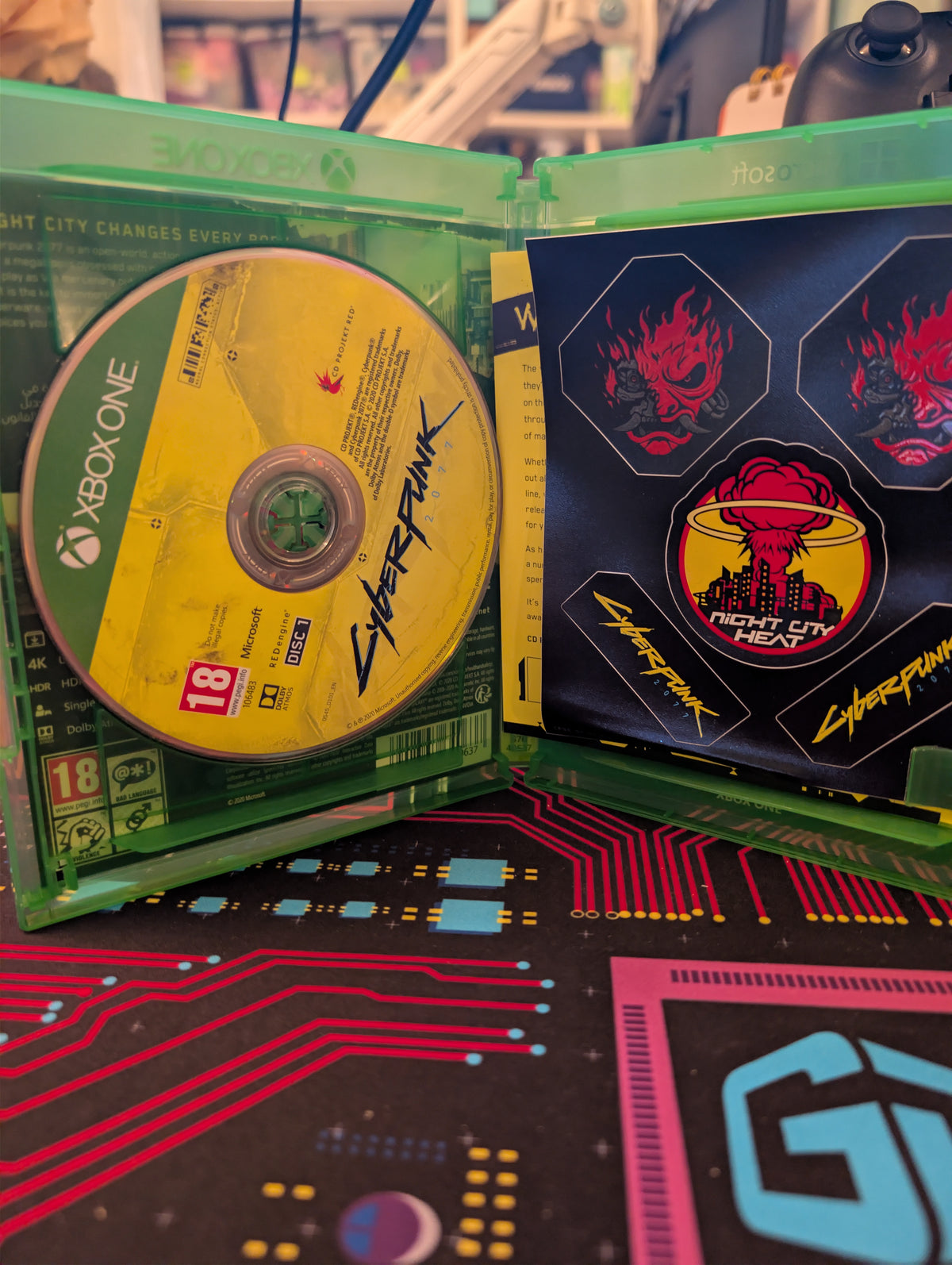 Cyberpunk 2077 (Comes with steelbook, post cards, and stickers) - Xbox One - PAL - CIB